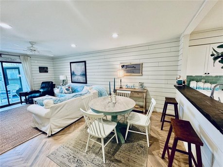 Motivated Seller...Immaculate and beautifully designed one - Beach Condo for sale in Saint Simons, Georgia on Beachhouse.com