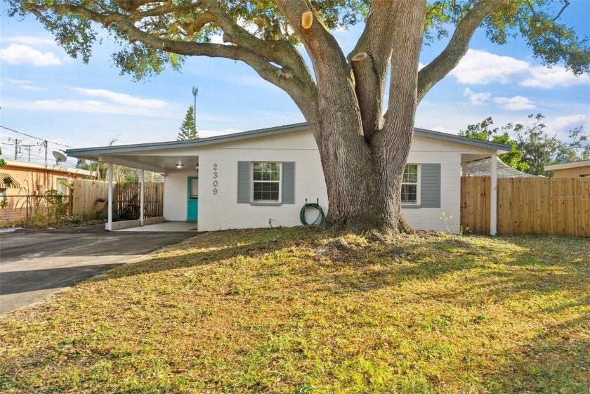 One or more photo(s) has been virtually staged. Welcome to this - Beach Home for sale in Tampa, Florida on Beachhouse.com