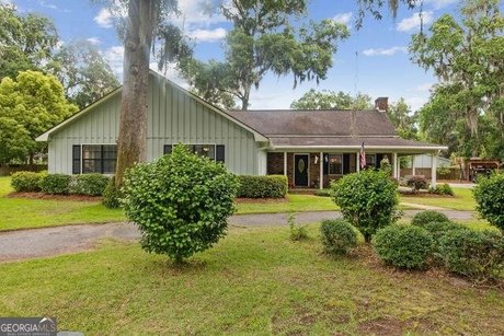 Come and look at this comfortable and cozy home with beautiful - Beach Home for sale in Saint Marys, Georgia on Beachhouse.com