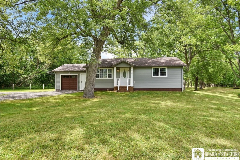 Idyllic Lakefront Lake Erie Retreat. Nestled on just under 10 - Beach Home for sale in Westfield, New York on Beachhouse.com