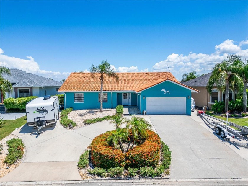 With many surrounding homes affected by the devastation of the - Beach Home for sale in Apollo Beach, Florida on Beachhouse.com