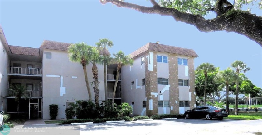 Well maintained corner unit with spacious living area and formal - Beach Condo for sale in Davie, Florida on Beachhouse.com