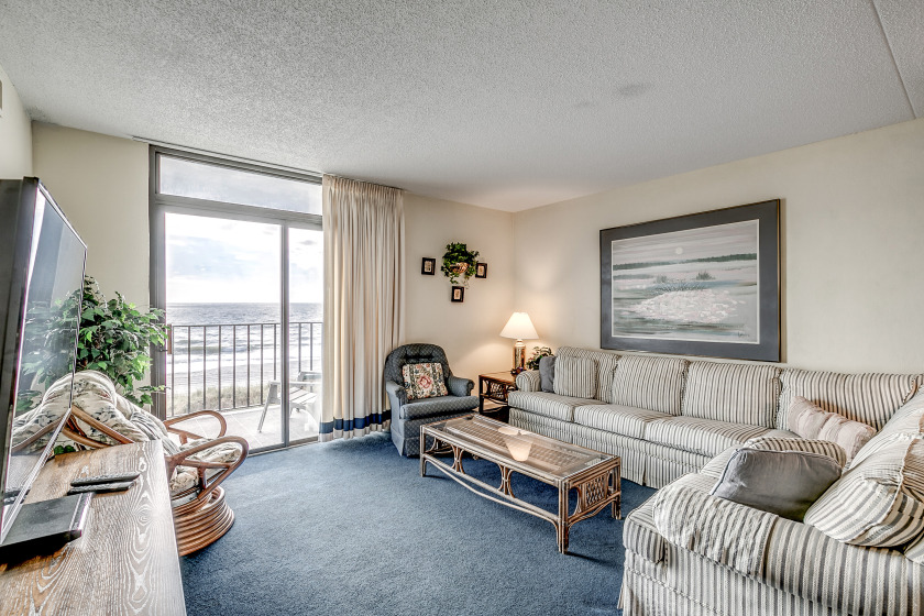 Spacious oceanfront corner unit + FREE DAILY - Beach Vacation Rentals in North Myrtle Beach, South Carolina on Beachhouse.com