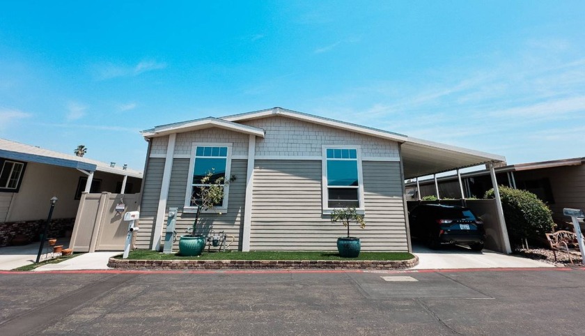 SELLER INCENTIVE: WITH A FILL PRICE OFFER - 1 MONTH SPACE RENT - Beach Home for sale in Huntington Beach, California on Beachhouse.com