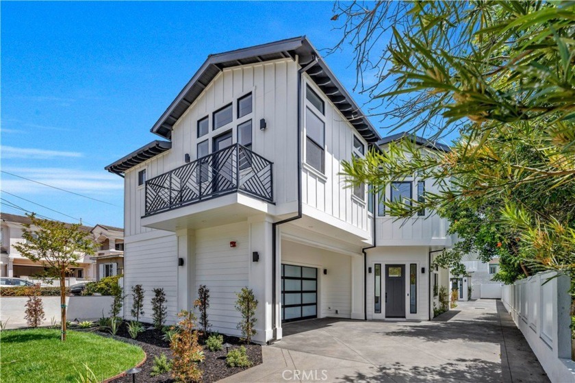 Stunning New Construction Home with Impressive Features
This - Beach Townhome/Townhouse for sale in Redondo Beach, California on Beachhouse.com