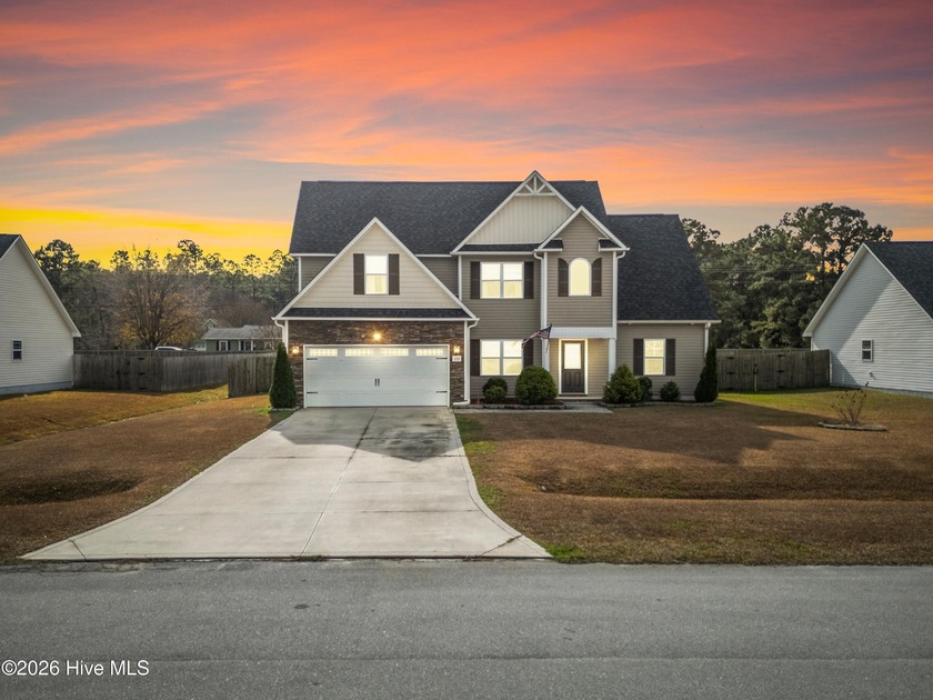 Welcome to 210 Breakwater Drive! This two-story charming home - Beach Home for sale in Sneads Ferry, North Carolina on Beachhouse.com