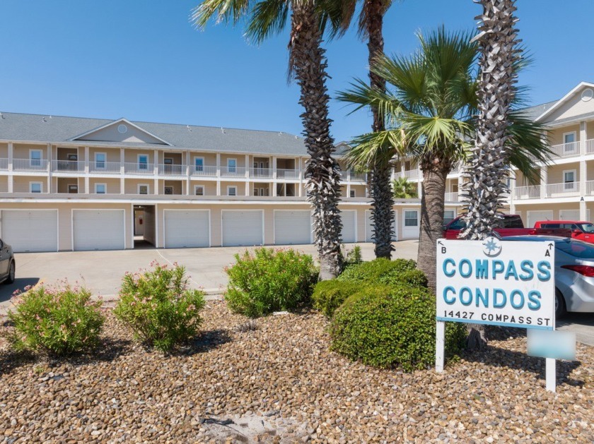 Beautifully maintained three bedroom two bath waterfront condo - Beach Condo for sale in Corpus Christi, Texas on Beachhouse.com