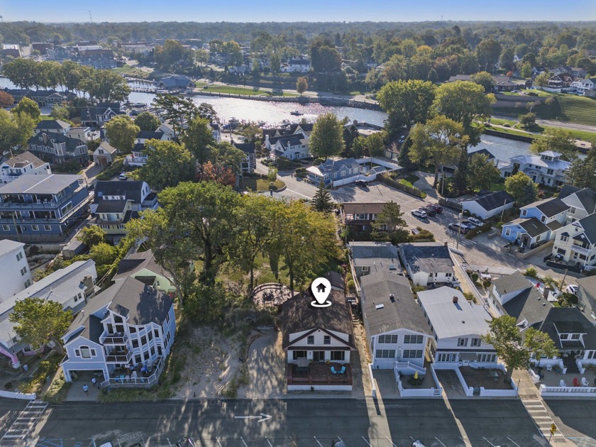 There is more to this property than meets the eye! The largest - Beach Home for sale in South Haven, Michigan on Beachhouse.com