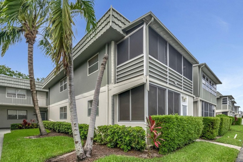 Charming and updated 1 bed, 1.5 unit in Kings Point, a - Beach Condo for sale in Delray Beach, Florida on Beachhouse.com