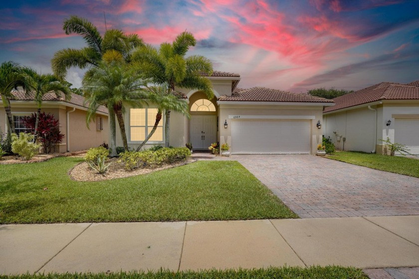 FANTASTIC 3-bed/2-bath plus 2CAR GARAGE! Located within the - Beach Home for sale in Stuart, Florida on Beachhouse.com