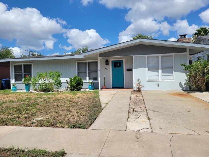 4949 Nell Street is a charming, recently renovated, single story - Beach Home for sale in Corpus Christi, Texas on Beachhouse.com