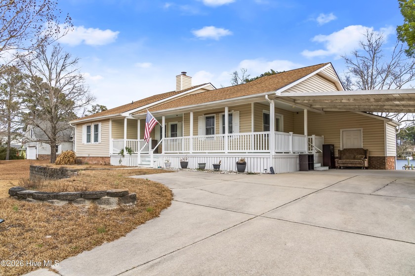 Experience waterfront living in the desirable Buccaneer Bay - Beach Home for sale in Oriental, North Carolina on Beachhouse.com