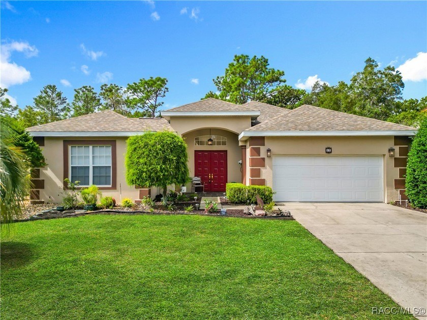 Welcome to 17 Sweetbay Ct., a beautifully designed 3-bedroom - Beach Home for sale in Homosassa, Florida on Beachhouse.com