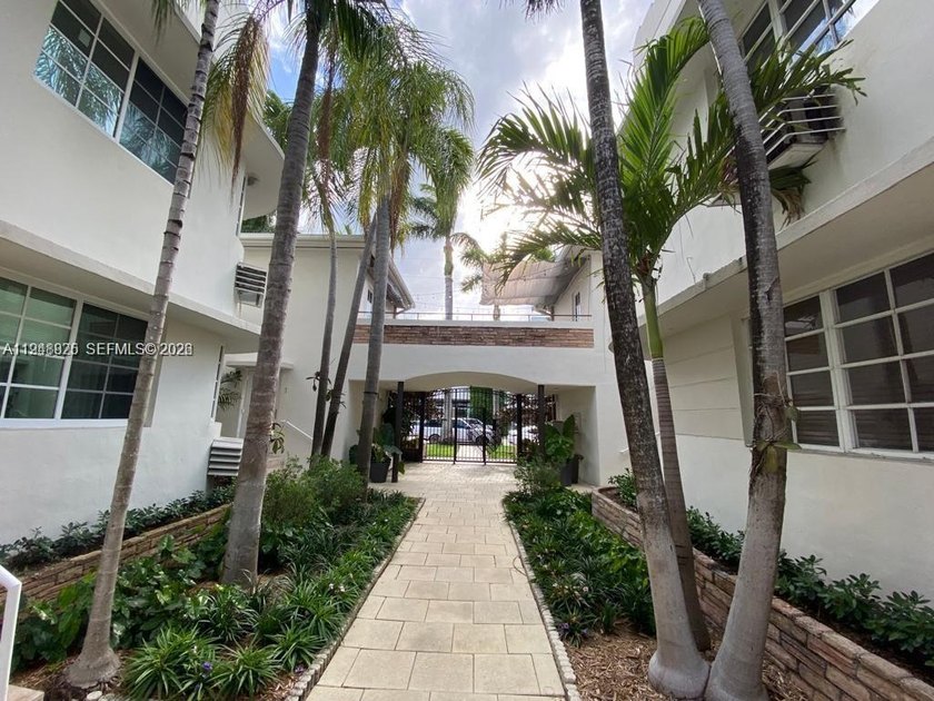 Spacious studio in boutique courtyard building. One block from - Beach Condo for sale in Miami Beach, Florida on Beachhouse.com