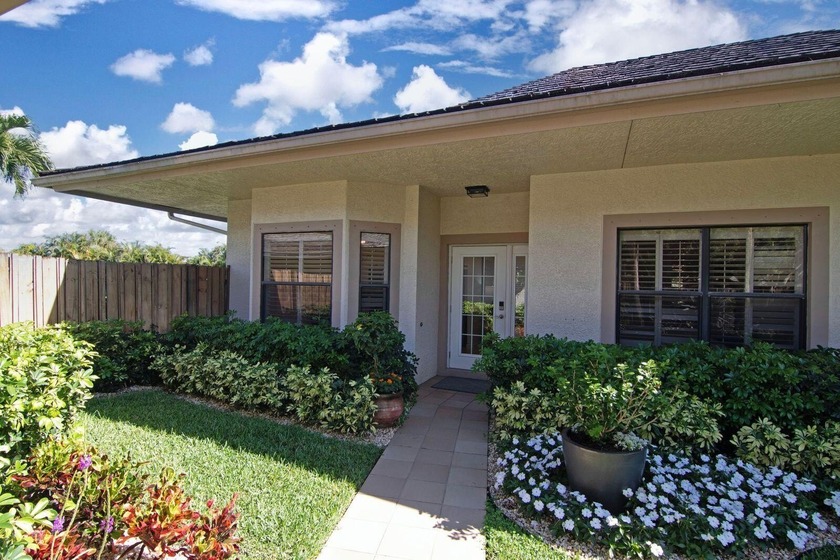 SELLER WANTS TO SELL....Fabulous 2 Bedroom / 2 Bath BUNGALOW in - Beach Home for sale in Wellington, Florida on Beachhouse.com
