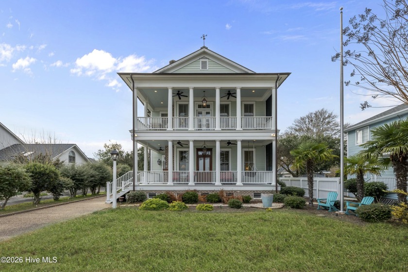 A timeless Southern waterfront retreat with sweeping Neuse River - Beach Home for sale in Oriental, North Carolina on Beachhouse.com