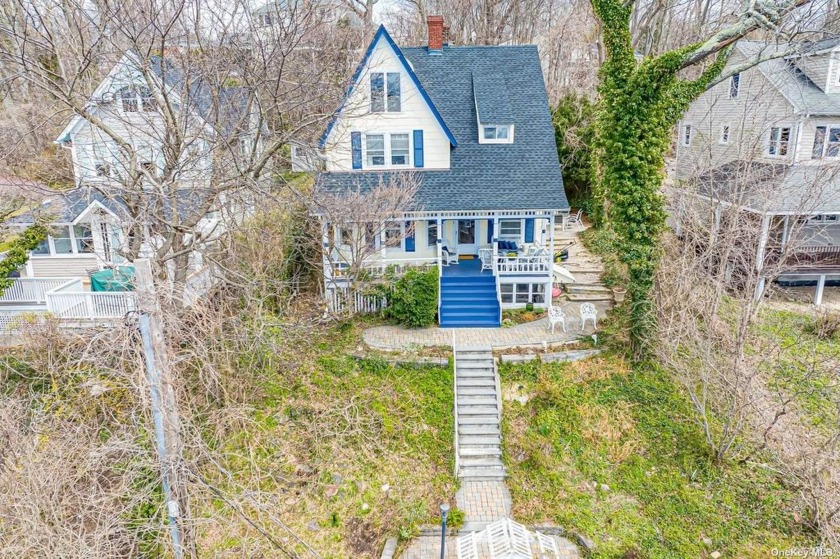 THE UNOBSRUCTED WATER VIEWS AND THE ASTONISHING LOCATION CAN*T - Beach Home for sale in Northport, New York on Beachhouse.com