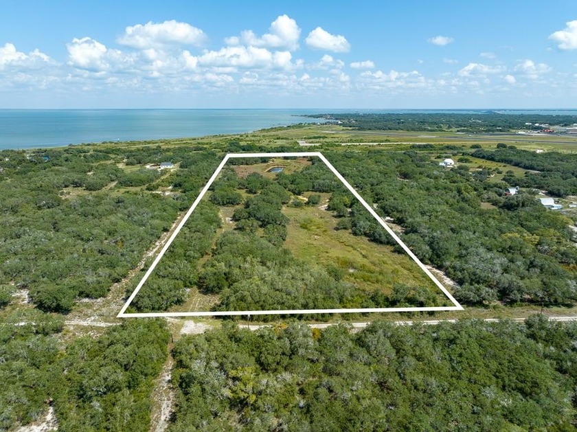 14.7 acres with a pond just minutes from the bay! This property - Beach Lot for sale in Rockport, Texas on Beachhouse.com