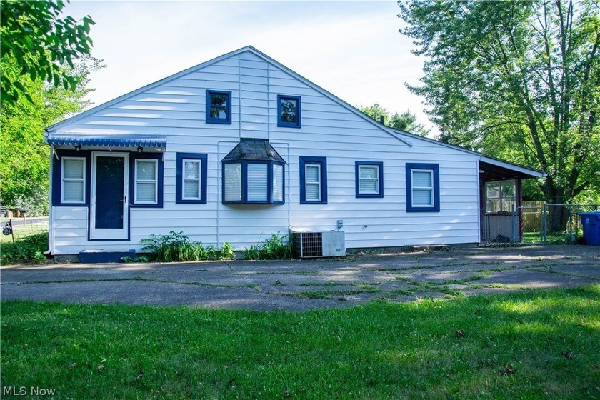 Welcome to 304 Parkland Blvd in the charming - Beach Home for sale in Vermilion, Ohio on Beachhouse.com