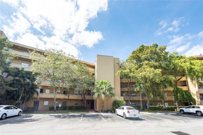 Experience this spacious 1,015 sqft 2-bedroom, 2-bathroom - Beach Condo for sale in Dania, Florida on Beachhouse.com