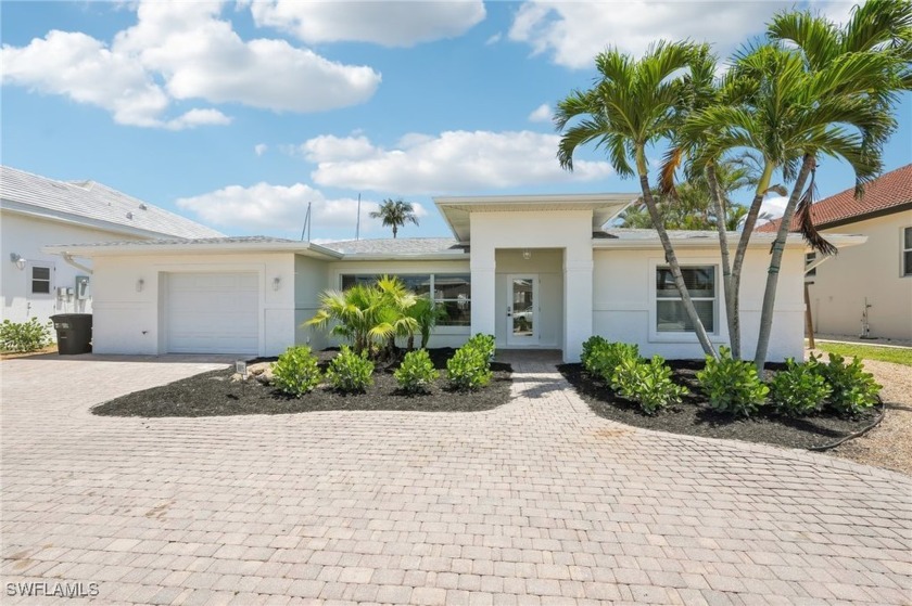 HUGE PRICE REDUCTION,READY TO SELL!A Boater's Dream! This 4 - Beach Home for sale in Fort Myers Beach, Florida on Beachhouse.com
