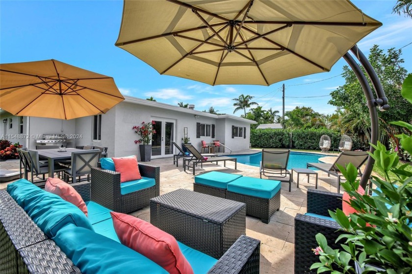 The perfect blend of comfort & convenience in this charming pool - Beach Home for sale in Oakland Park, Florida on Beachhouse.com