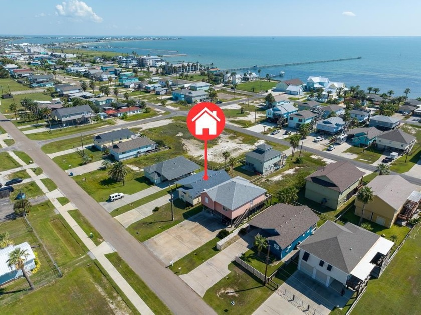 Just steps from the sparkling bay, this one-owner home has been - Beach Home for sale in Rockport, Texas on Beachhouse.com