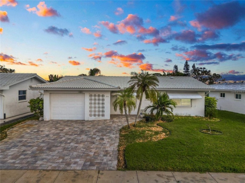 NEW LISTING!!! Welcome home to this lovely 2-bedroom, 2-bathroom - Beach Home for sale in Pinellas Park, Florida on Beachhouse.com