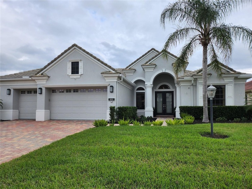 Under contract-accepting backup offers. CASUAL ELEGANCE in this - Beach Home for sale in Lakewood Ranch, Florida on Beachhouse.com