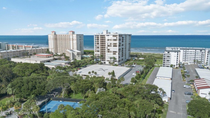 Outstanding and completely remodeled with modern contemporary - Beach Condo for sale in Cocoa Beach, Florida on Beachhouse.com