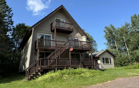 Ski Resort Rental Investment Opportunity! Attractive fully - Beach Home for sale in Ironwood, Michigan on Beachhouse.com