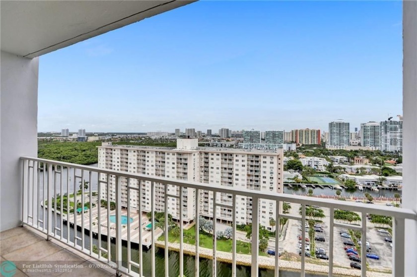 **Spacious 2/2 Condo with Stunning Views at 500 Bayview Dr**
 - Beach Condo for sale in Sunny Isles Beach, Florida on Beachhouse.com