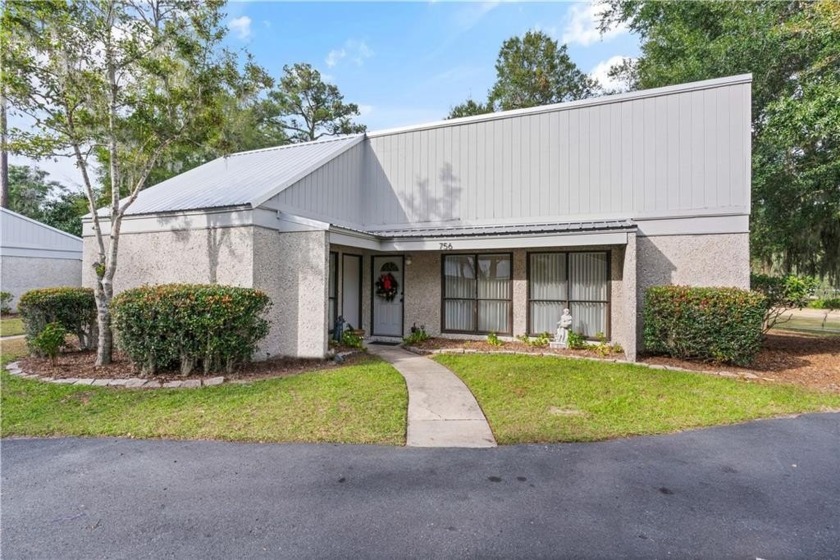 This two bedroom condo offers a wonderful golf course view and a - Beach Condo for sale in Saint Simons, Georgia on Beachhouse.com