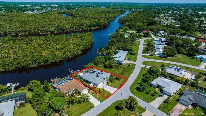 Contemporary elegance meets olde Florida charm. Spacious rooms - Beach Home for sale in Port Saint Lucie, Florida on Beachhouse.com