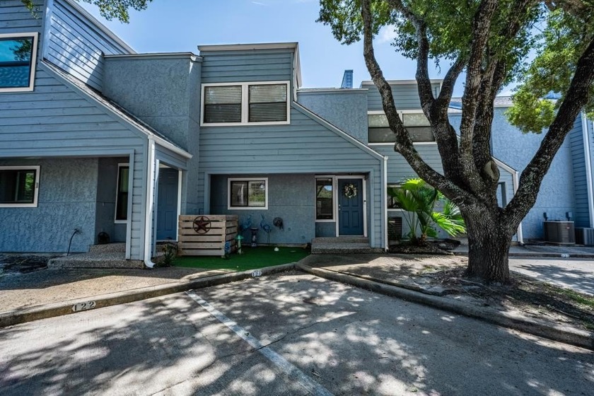 Whether you're searching for a primary residence, vacation - Beach Condo for sale in Rockport, Texas on Beachhouse.com