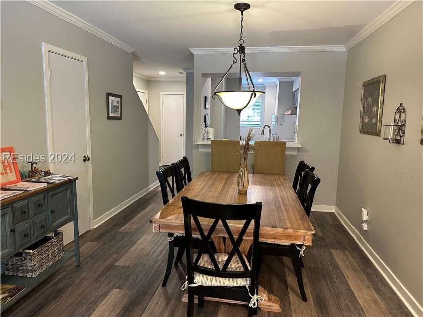 INVESTOR SPECIAL!! Nicely updated and well maintained 2BR/2.5BA - Beach Condo for sale in Hilton Head Island, South Carolina on Beachhouse.com