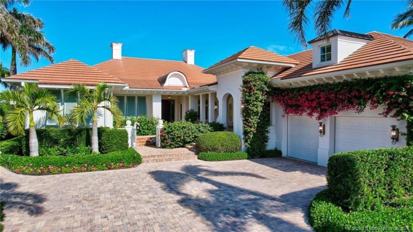 Discover your coastal contemporary dream home in the prestigious - Beach Home for sale in Stuart, Florida on Beachhouse.com