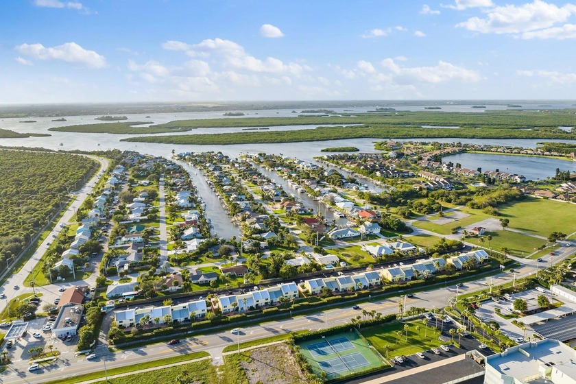 Charming 1-bedroom loft-style townhome with 1.5 baths and LOW - Beach Townhome/Townhouse for sale in Fort Pierce, Florida on Beachhouse.com