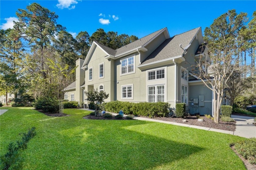 Be ready to be wowed by this stunning 3bed/3bath carriage house - Beach Townhome/Townhouse for sale in Bluffton, South Carolina on Beachhouse.com