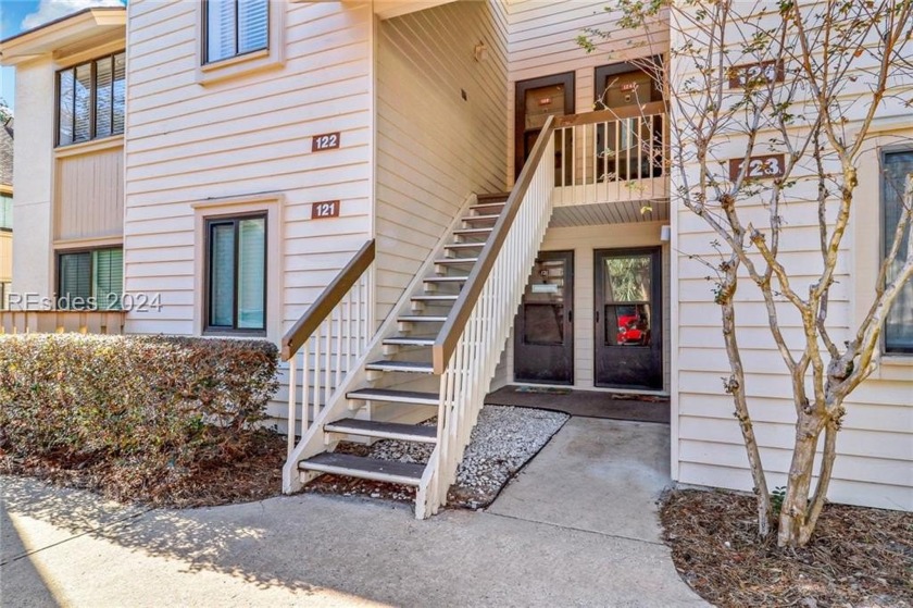 Steps to the beach! This charming, fully furnished 2-bedroom - Beach Home for sale in Hilton Head Island, South Carolina on Beachhouse.com