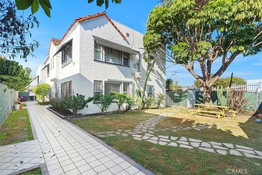 Prime Investment Opportunity! This fully leased mixed-use - Beach Commercial for sale in Long Beach, California on Beachhouse.com