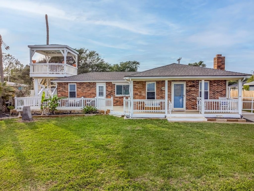 Coastal Charm and fun define this Rockport beauty with amazing - Beach Home for sale in Rockport, Texas on Beachhouse.com