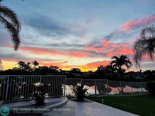 Amazing lake views from your private pool area! Beautifully - Beach Home for sale in West Palm Beach, Florida on Beachhouse.com