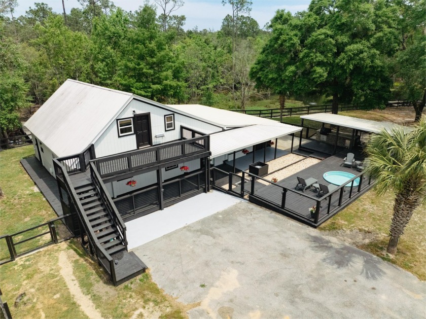 Charming, renovated farmhouse on nearly 5-acres, including guest - Beach Home for sale in Freeport, Florida on Beachhouse.com