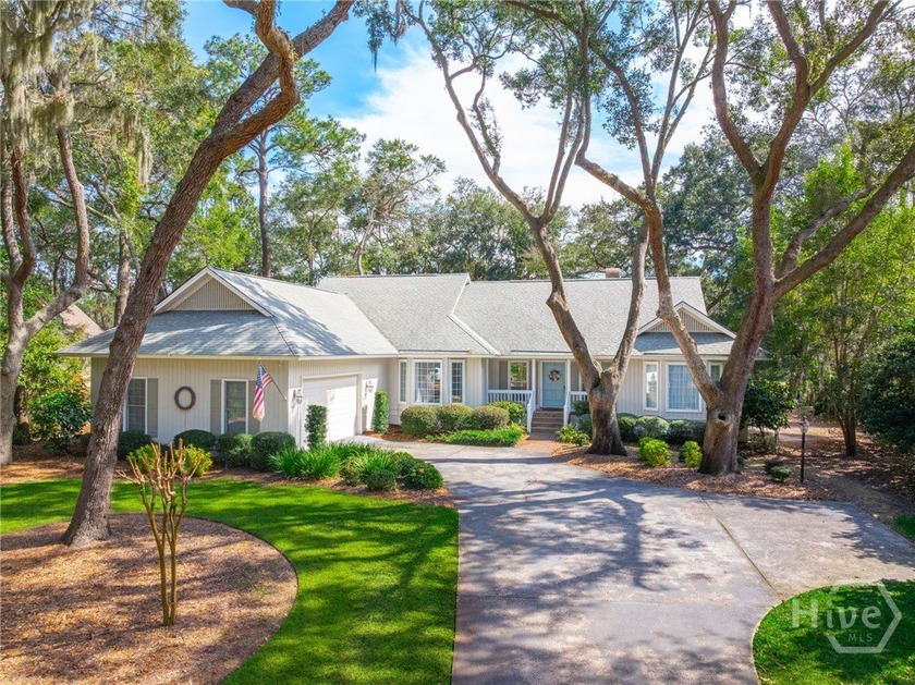 Single-level traditional home with expansive golf and lagoon - Beach Home for sale in Savannah, Georgia on Beachhouse.com