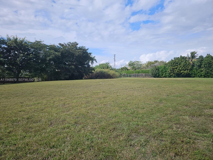 Build your dream mansion on the final vacant homesite in - Beach Lot for sale in Davie, Florida on Beachhouse.com