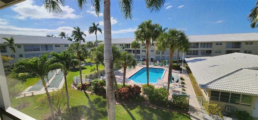 Great opportunity in Lighthouse Point Gardens North. A - Beach Condo for sale in Lighthouse Point, Florida on Beachhouse.com