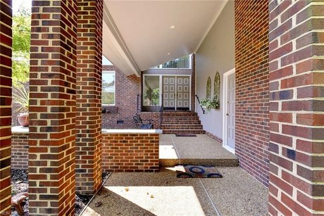 Stunning Golf Course View Home in Gated Community. This - Beach Home for sale in Williamsburg, Virginia on Beachhouse.com