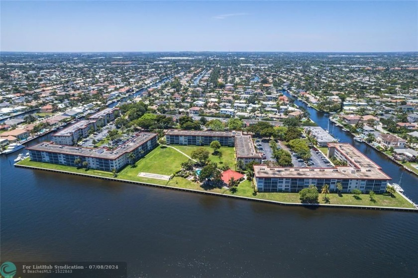 Enjoy amazing Intracoastal views from your 3rd floor condo in - Beach Condo for sale in Lighthouse Point, Florida on Beachhouse.com