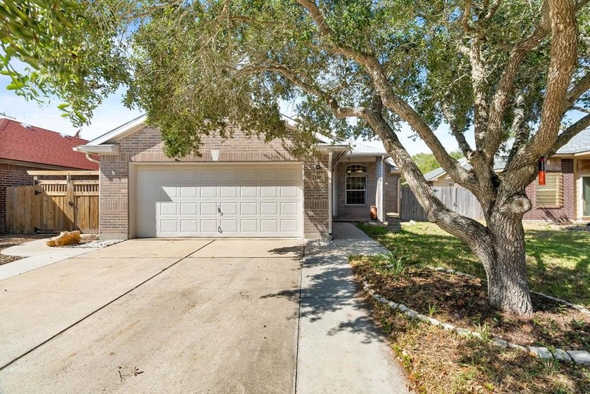 Discover coastal comfort at 130 Whistler's Cove! This delightful - Beach Home for sale in Rockport, Texas on Beachhouse.com